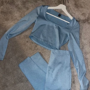 Set - Säljer detta jätte fina ljusblåa set ifrån shein, då det aldrig har kommit till användning 