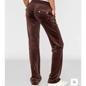 Juicy couture - Jättefina men tyvärr för korta på mig❤️