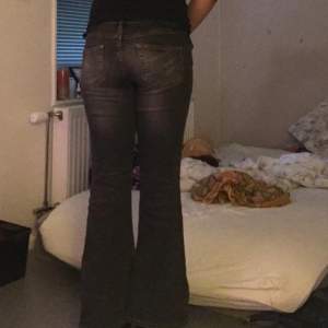 Lågmidjade bootcut jeans