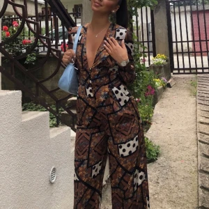 Nakd - Säljer denna otroligt fina jumpsuit från Nakd, storlek 34🤍