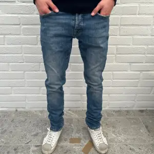 Morris slim jeans || Nyskick, knappt användna || Passar 170-178 cm || Skriv vid minsta fundering! Mvh, CH 
