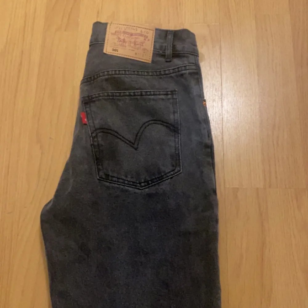 501 Levis jeans helt nya säljer dom för att kom lite för stora på mig, W32 . Jeans & Byxor.