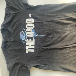 Vlone  - Riktigt snygg Vlone pop smoke tröja. Bara använd ett par gånger. 