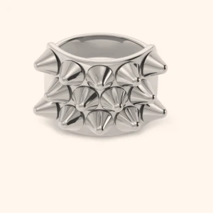 Edblad ring - Jättefin Edblad ring i storlek 16.00/xs. Den är i fint skick och har kvar alla nitar 