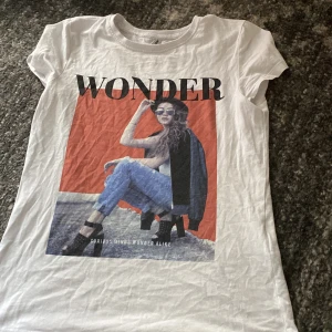 T-shirt  - Jättefin tröja i bra form 