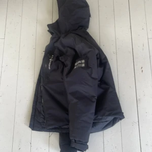 sail racing jacka - bra skick lite andvänd  kan diskutera priset 