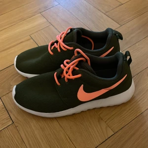 Nike skor - Oanvända nike skor