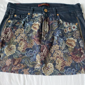 Jeans kjol - Low waist jeans kjol. 