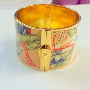 Armband  - Vintage armband från Ann Taylor i puderrosa och guld Fint skick 