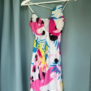 Klänning  - Söt och fin sommar/festival klänning från Shein. Ej använd. 