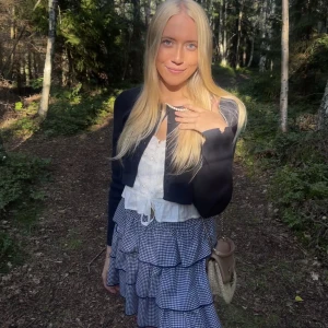 Volang kjol - Hej säljer denna så söta sommarkjol! Perfekt nu inför sommarn! 💕