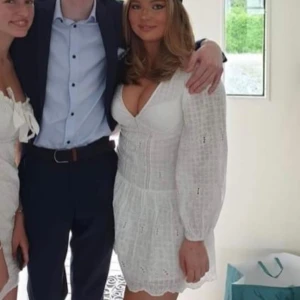 Utsåld zara klänning  - Säljer mina super fina studentklänning från Zara i storlek S❤️‍🔥Perfek nu till  sommaren❤️‍🔥