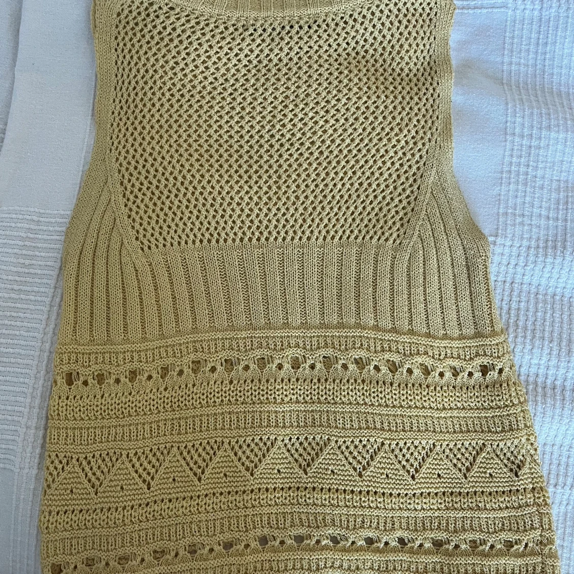 Gul virkat linne  - 91