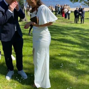 Balklänning  - Säljer min fina balklänning💕 som endast är använd under en dag och har inga tecken på användning 