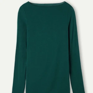 Intimmissmi tröja  - En jätte fin grön tröja från intimmissmi, i kashmir. Har en liten diefekt som inte syns mycket alls! Kom privat om du undrar mer eller är intresserad❤️