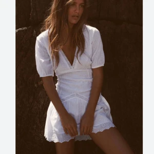 Zara klänning - Jättefin klänning från zara helt slutsåld!