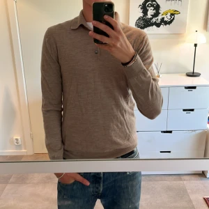 Snygg tröja i nyskick  - Säljer denna feta tröja från Mantique. 10/10 skick utan några defekter.  Pris: 199