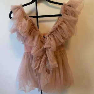 Rosa volang topp  - Super sött rosa volangtopp storlek s❤️