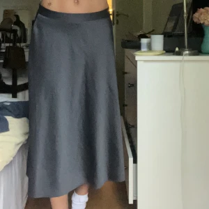 Satinkjol - Fin grå satinkjol. :)