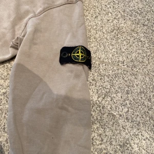 Stone island junior beige  - Haft i 1 år och i bra skick😃 