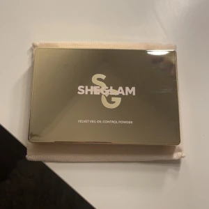 Sheglam oil control powder - Testat säljes då de är fel färg för mig 