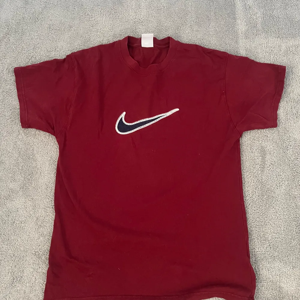 Nike . T-shirts.