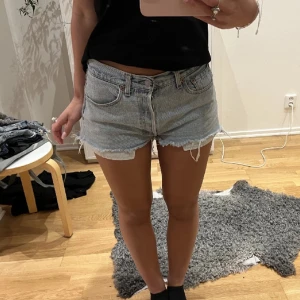 Levis shorts  - Lågmidjade Levis shorts! 200 + frakt💕💕 passar en S
