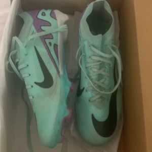 Nike Air zoom mercurial vapor 15 Elite - Avvända ett fåtal gånger. Säljer de på grund av att jag har vuxit ifrån de, inga skam bud!