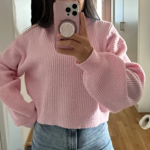 Rosa stickat från Nelly - Rosa stickad topp från Nelly, så mjuk men kommer inte tiol användning. Pris går att diskutera vid snabb affär! Buda för jag accepterar det mesta💖