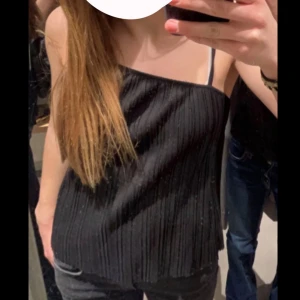 Topp  - Fin topp från bikbok, helt oanvända  