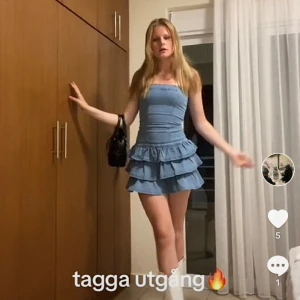 Jeansklänning💕😇 - JÄTTEFIN jeansklänning!!💕😇 använd ett fåtal gånger! 