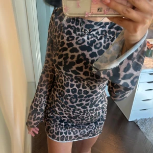 Leopard klänning  - Super snygg leopardkkänning i super bra skick 