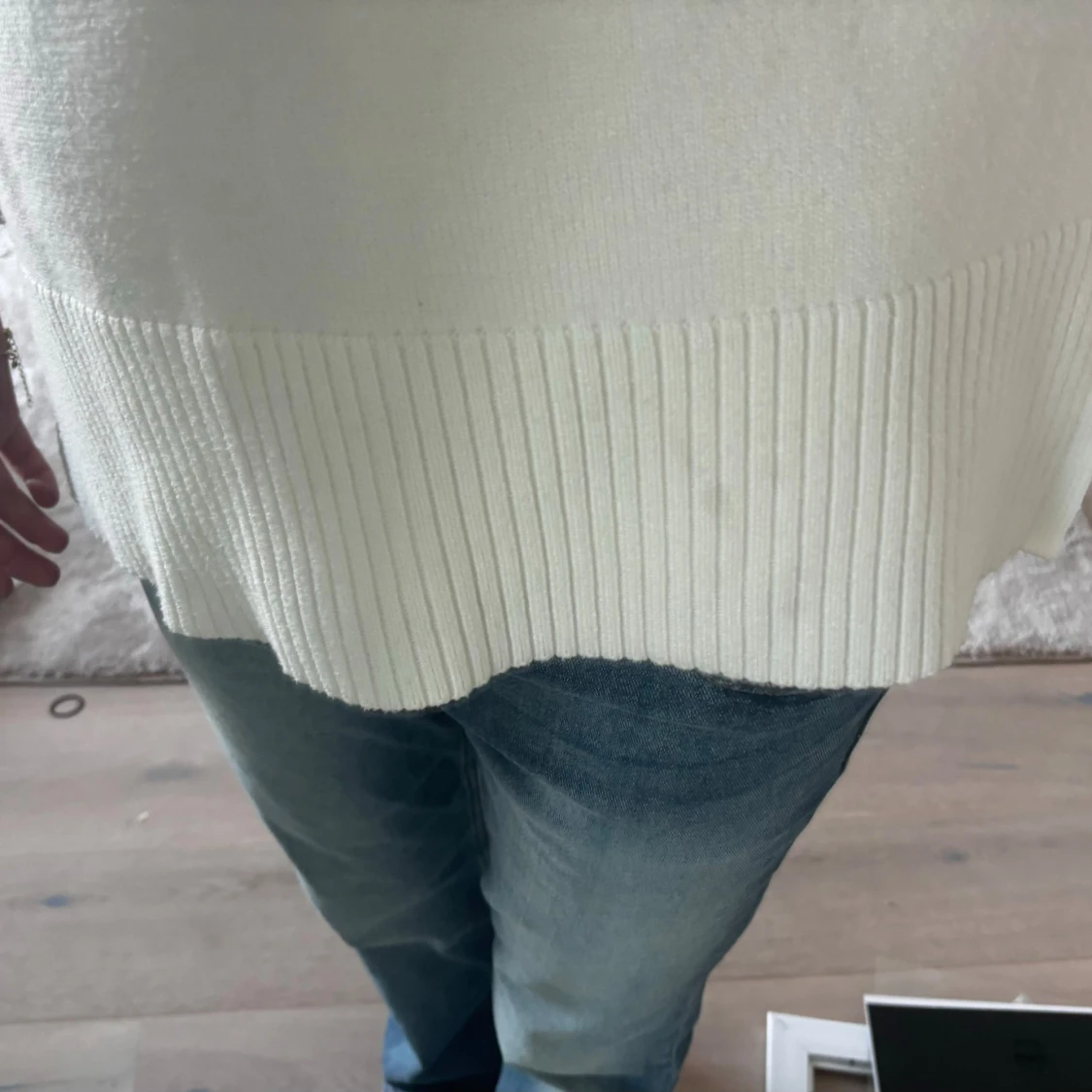 Vit stickad tröja  - 91