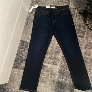 Mörkblå Jeans - 31/”32 Helt nya