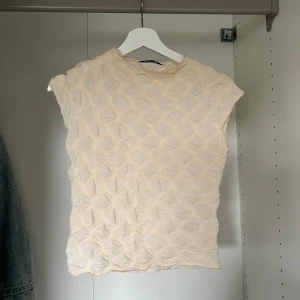 Topp - Snygg topp, använd en gång