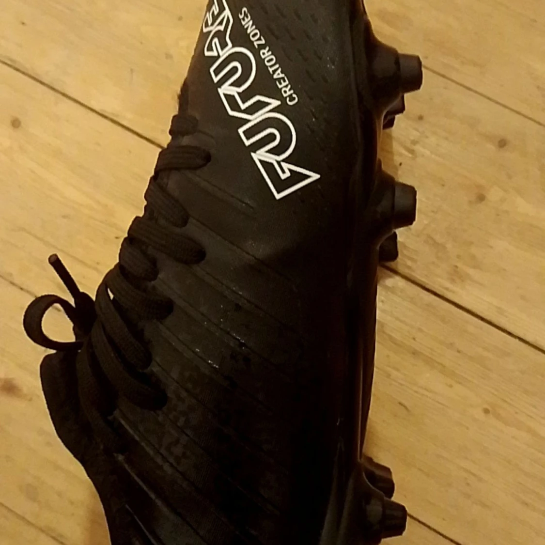 Svarta future puma fotbolls skor - 91