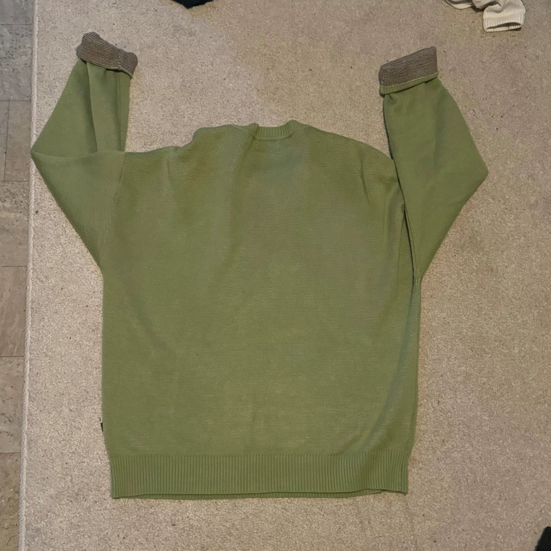 Tjocktröja i storlek M - 90