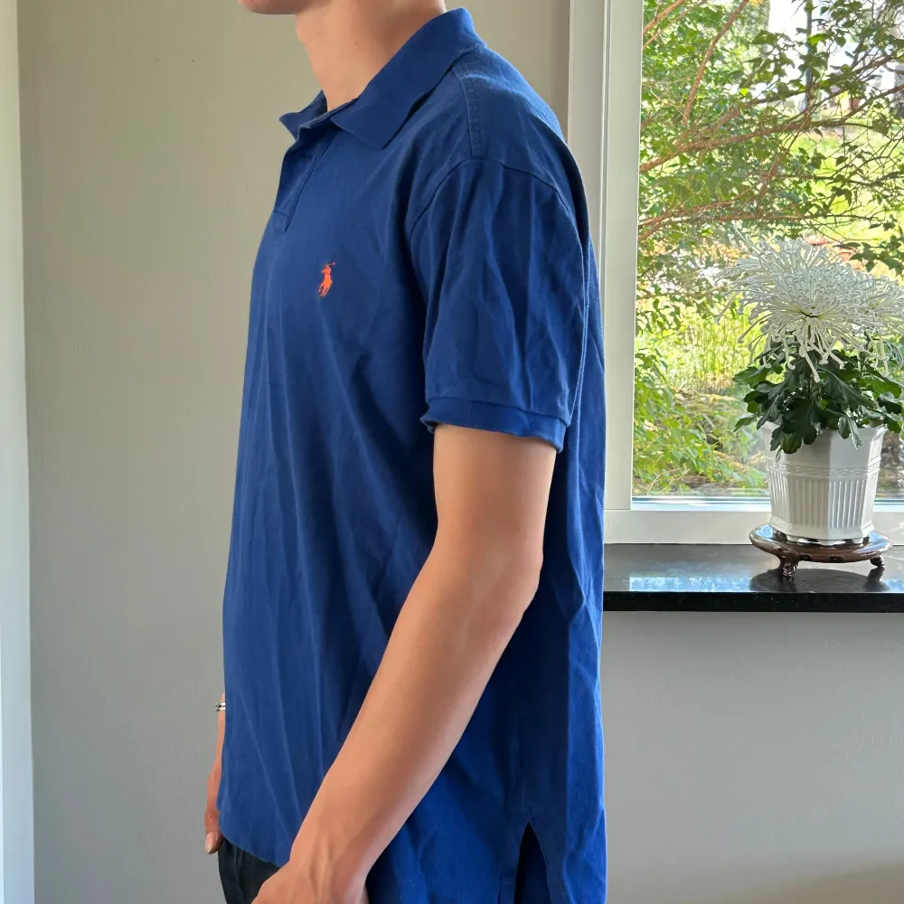 Ralph lauren pike | Skick 9/10 | Storlek L | Modellen är ca 181cm lång | Pris: 299 | Fraktar via postnord eller instabox på köparens bekostnad | Hör av dig vid minsta fråga eller fundering. Tröjor & Koftor.