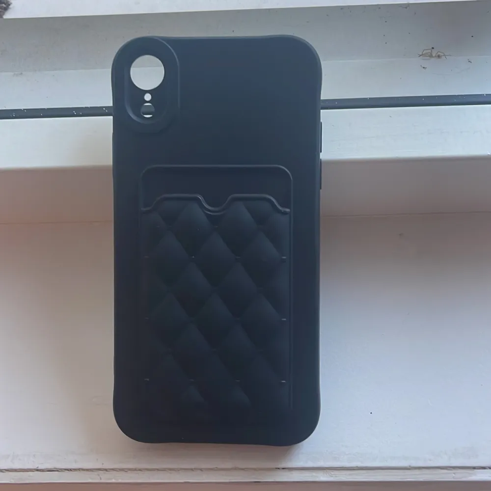 Säljer dessa jätte fina mobil skal iphone XR pga att jag bytt mobil. Alla är i nytt skick❤️ kontakta för mer information❤️. Asusteet.