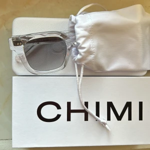 Chimis 04 grey  - 9.5/10 skick, knappt använda dom ligger bara o dammar. All og har kvitto 