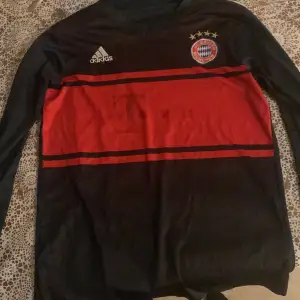 Långärmad vintage Bayern tröja 