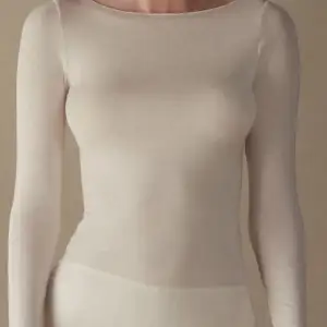 Helt oanvänd vit intimissimi tröja i storlek S💘