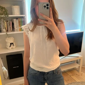 Blus - Jätte fin blus från Vero Moda, helt oanvänd med lappen kvar