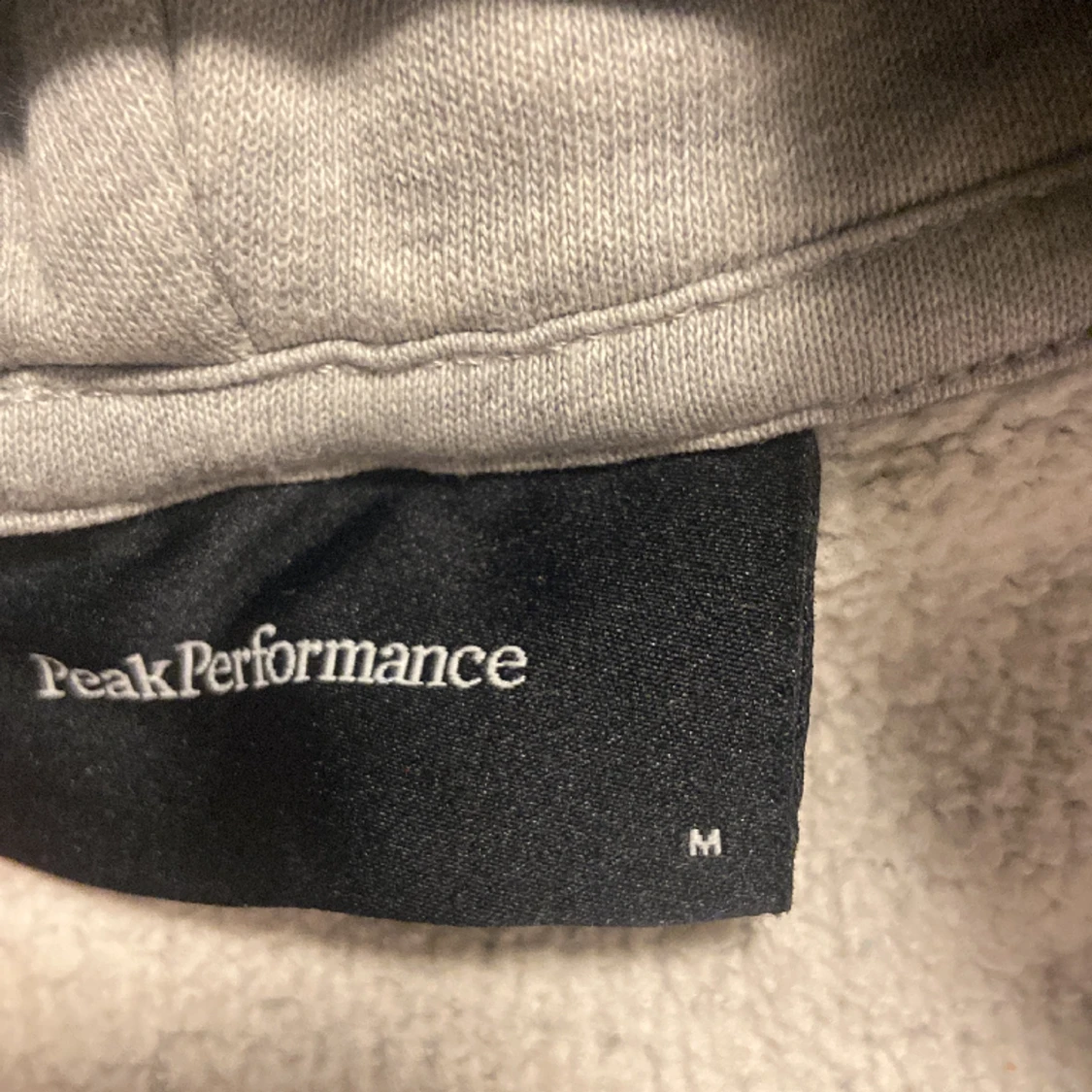 Peak performance hoddie - 2