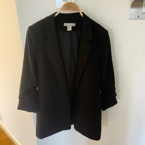 Kavaj  - Svart kavaj storlek S 