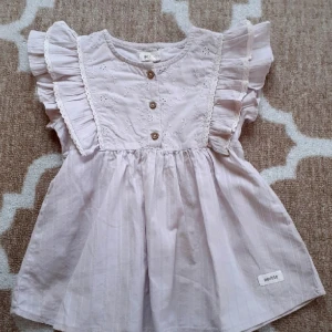 Blouse Newbie 116 - använd i mycket gott skick