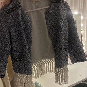 Kofta - Säljer denna jättefina koftan i strl S!!