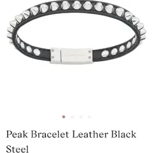 Säljer de här Edblad armbandet som heter peak bracelet leather  black steel.Köptes för 499 och säljer för 250