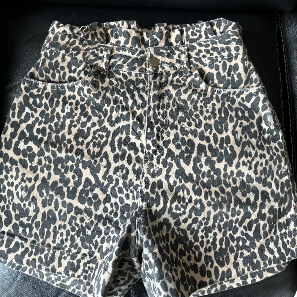 Leopard shorts. Dessa köpta på rock n romance på Smögen. . Shorts.