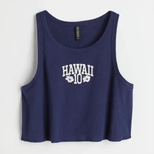 Cropped top  - Cropped top från H&M med tryck, i storlek S.
